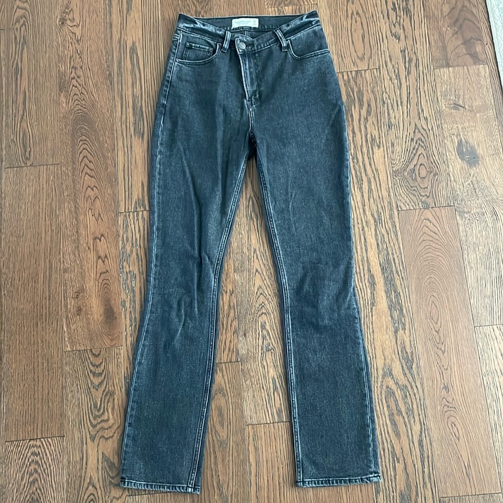 Abercrombie & Fitch The 90’s Slim Straight Ultra High Rise Jean
